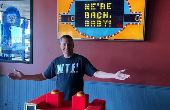The Fenech Feud Returns to Scooters Bar & Grill in Flint